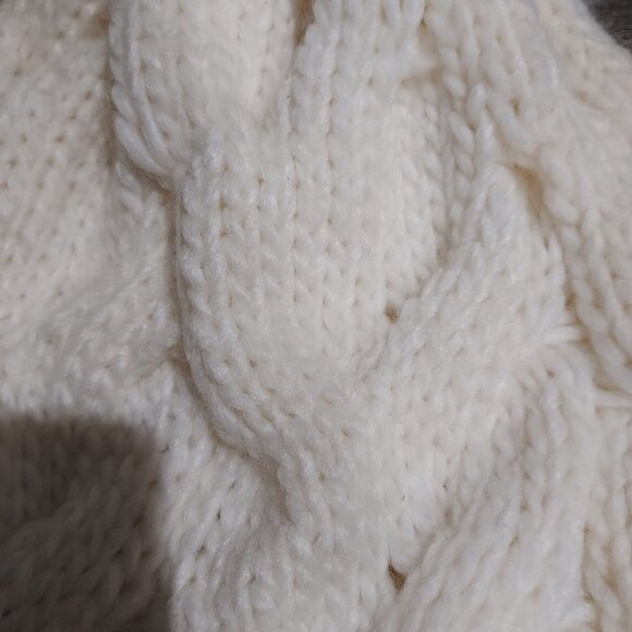 Express Fuzzy Pom Pom Beanie Cableknit Toboggan Hat  Cream New With Tags - Picture 3 of 11